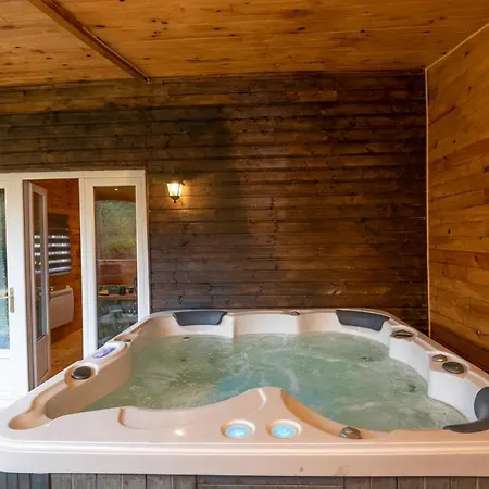 Au Coucher Du Soleil, Avec Jacuzzi Et Sauna