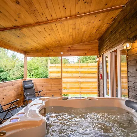 Bed and breakfast Au Coucher Du Soleil, Avec Jacuzzi Et Sauna