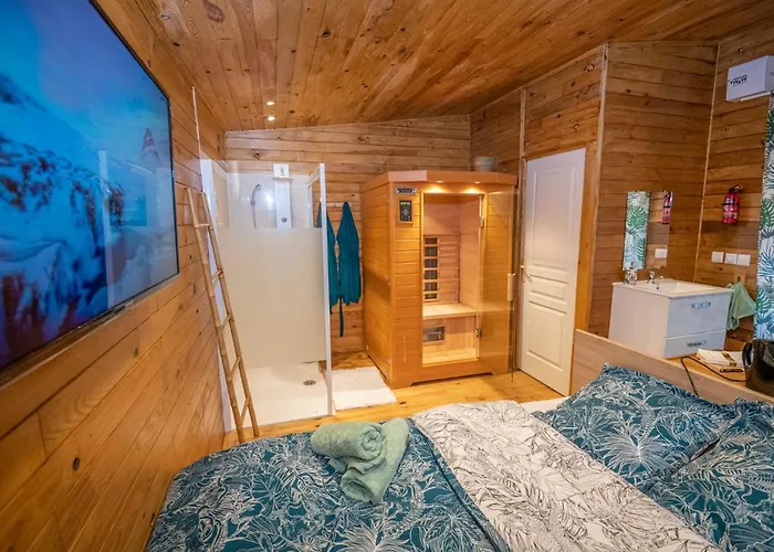 Au Coucher Du Soleil, Avec Jacuzzi Et Sauna Couette-café