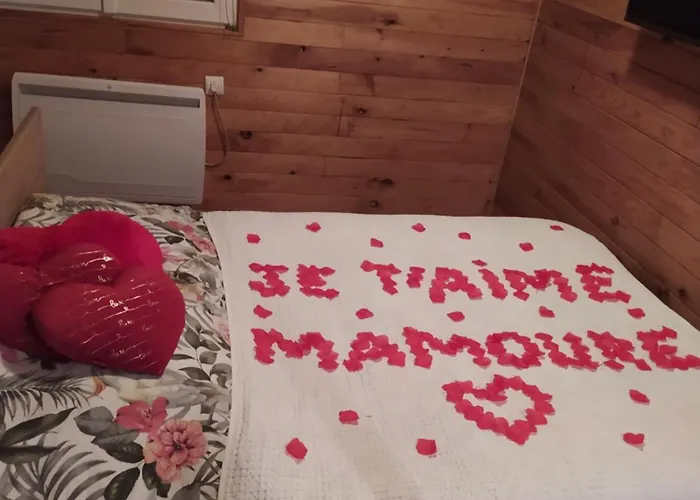 Couette-café Au Coucher Du Soleil, Avec Jacuzzi Et Sauna *